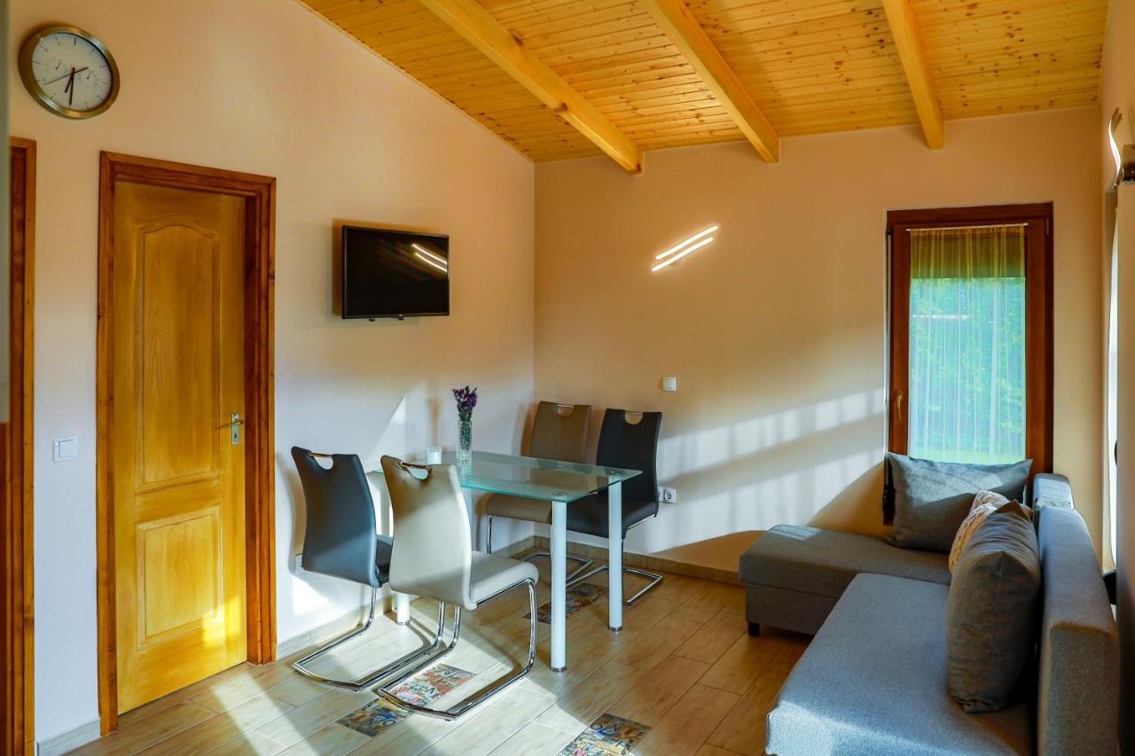 Hullam Nyaralo Apartment Balatonmariafurdo Ngoại thất bức ảnh