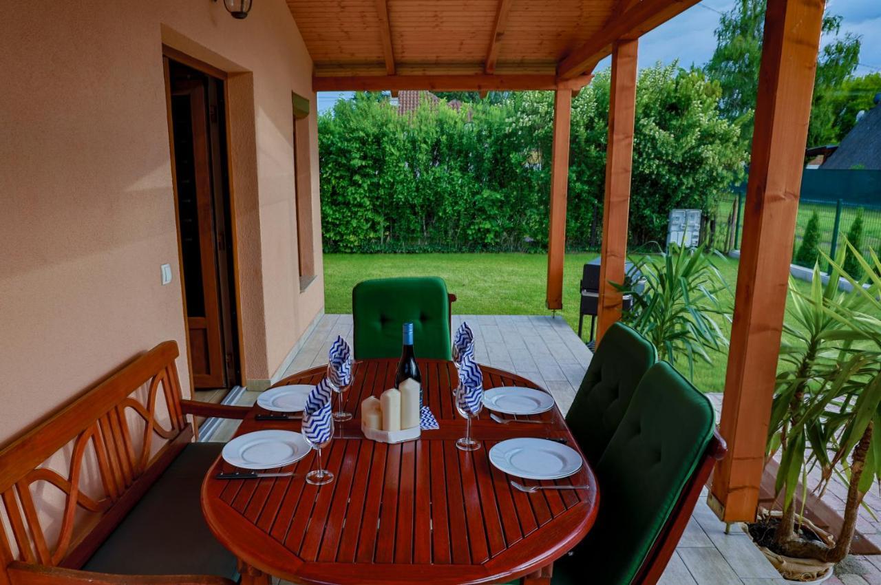 Hullam Nyaralo Apartment Balatonmariafurdo Ngoại thất bức ảnh