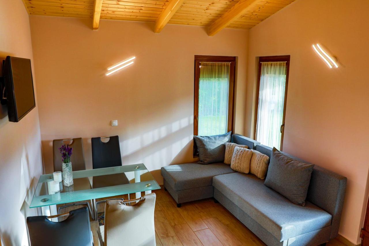 Hullam Nyaralo Apartment Balatonmariafurdo Ngoại thất bức ảnh