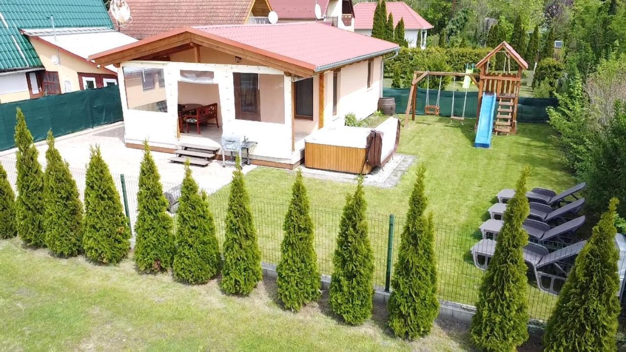 Hullam Nyaralo Apartment Balatonmariafurdo Ngoại thất bức ảnh